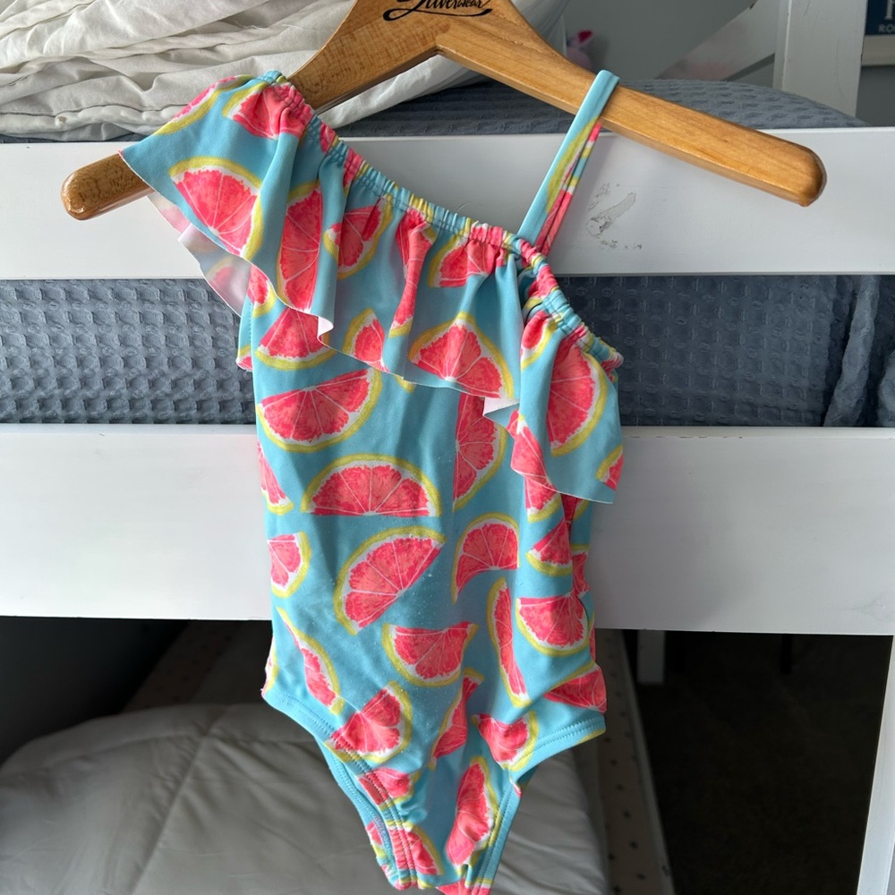 Gap bathing suit size 2T